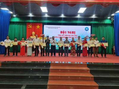 GIÁO VIÊN THỂ DỤC ĐẠT THÀNH TÍCH CAO TRONG NĂM HỌC 2021-2022