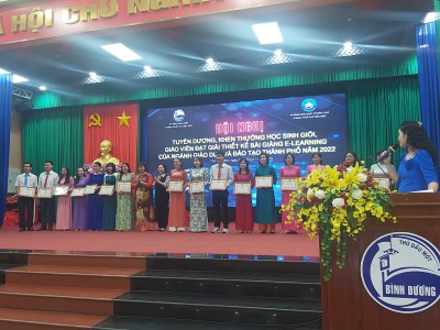 HỘI NGHỊ TUYÊN DƯƠNG KHEN THƯỞNG GIẢI  E-LEARNING VÀ GIẢI KHOA HỌC KỸ THUẬT NĂM HỌC 2022-2023