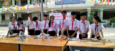 Sinh hoạt chuyên đề "Hội thi Stem" năm học 2023-2024